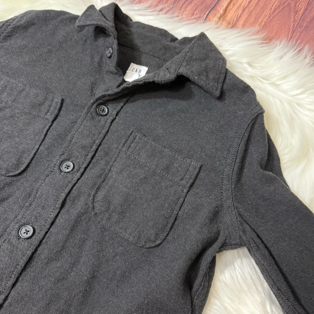 GAP Kids Size Small Black Button-Up Long Sleeve Shirt
